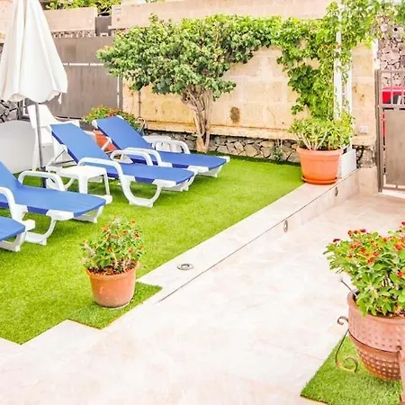 Playa De Fanabe Sleeps 6 With Pool Air Con And Wifi アデヘ