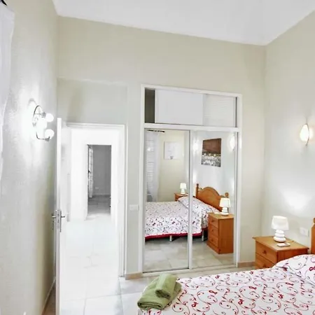 Playa De Fanabe Sleeps 6 With Pool Air Con And Wifi ヴィラ *